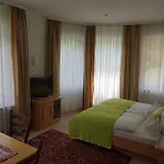 Gaestehaus Kuhns Alpenrose Casa de hóspedes 4*