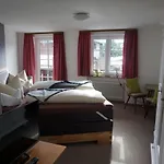 Casa de hóspedes Gaestehaus Kuhns Alpenrose 4*