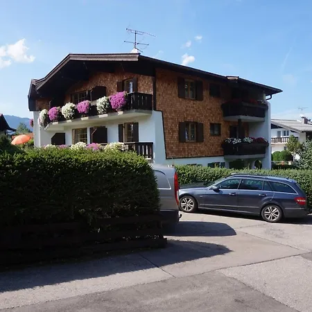 Casa de hóspedes Gaestehaus Kuhns Alpenrose 4*